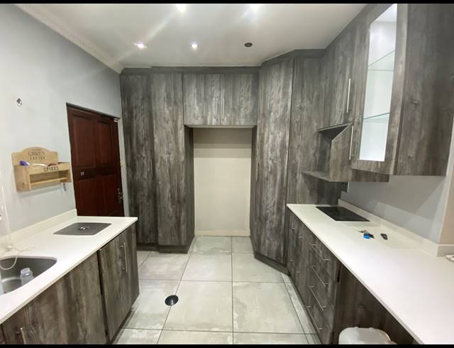 3 BEDROOM FREEHOLD FOR SALE IN COMET